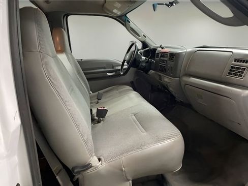 Used 2004 Ford F550 4x4 Regular Cab Super Duty image 16