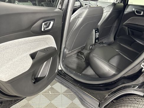 New 2026 Jeep Compass Latitude image 18