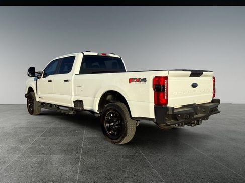 Used 2023 Ford F250 XL w/ STX Appearance Package AWD/4WD image 4