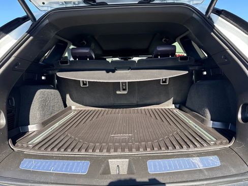 Used 2017 Cadillac XT5 Luxury image 16