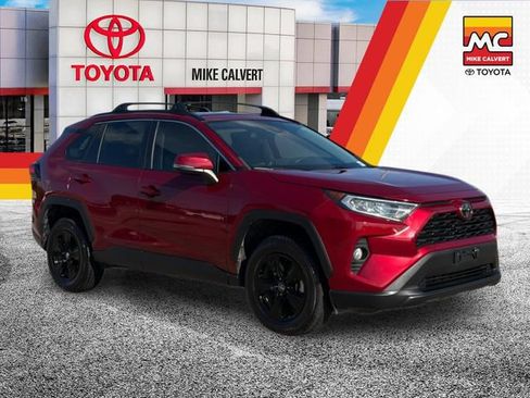 Used 2020 Toyota RAV4 XLE w/ Convenience Package FWD image 7