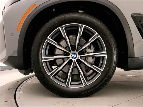 Certified 2025 BMW X5 xDrive40i w/ Parking Assistance Package image 8