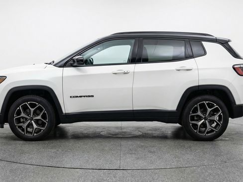 Used 2025 Jeep Compass Limited AWD/4WD image 5
