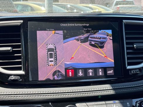 New 2027 Chrysler Pacifica Limited w/ S Appearance Package AWD/4WD image 12