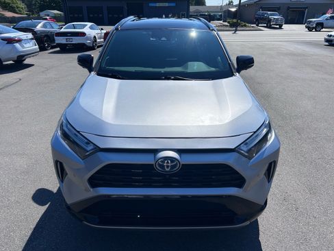 Used 2023 Toyota RAV4 XSE AWD/4WD image 2