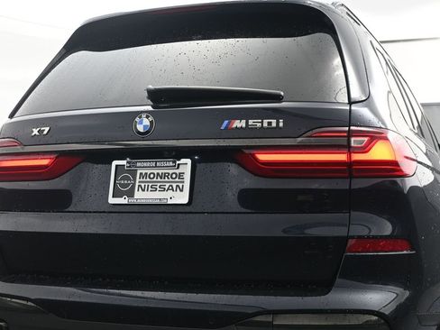 Used 2021 BMW X7 M50i w/ Executive Package image 10