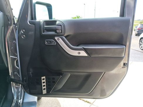 Used 2016 Jeep Wrangler Unlimited Sahara w/ Max Tow Package AWD/4WD image 22