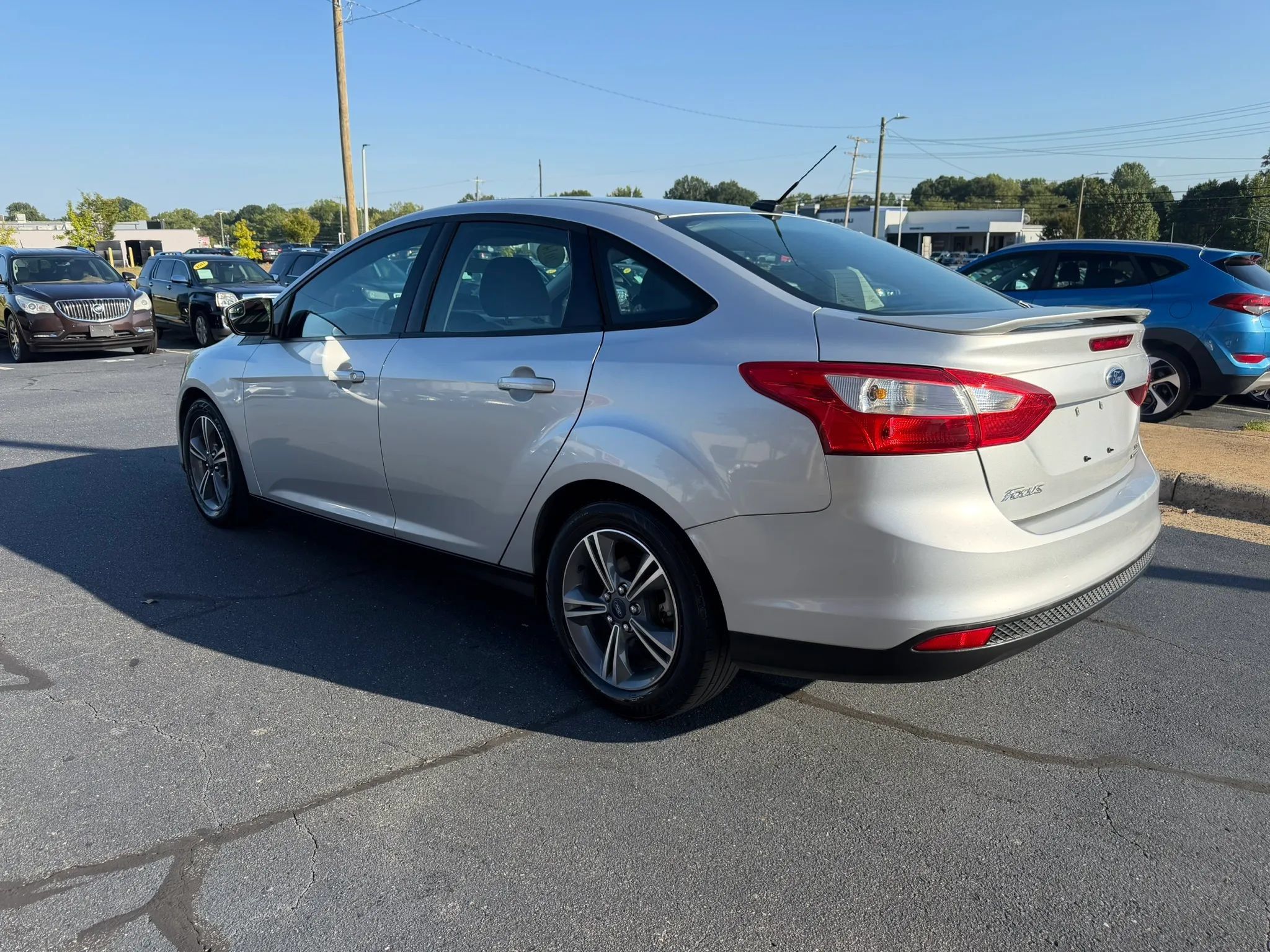 Used 2014 Ford Focus SE w/ SE Sport Package FWD image 5
