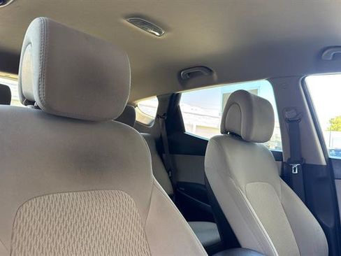 Used 2016 Hyundai Santa Fe Sport FWD image 17