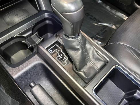 Used 2020 Toyota Tacoma TRD Off-Road image 39