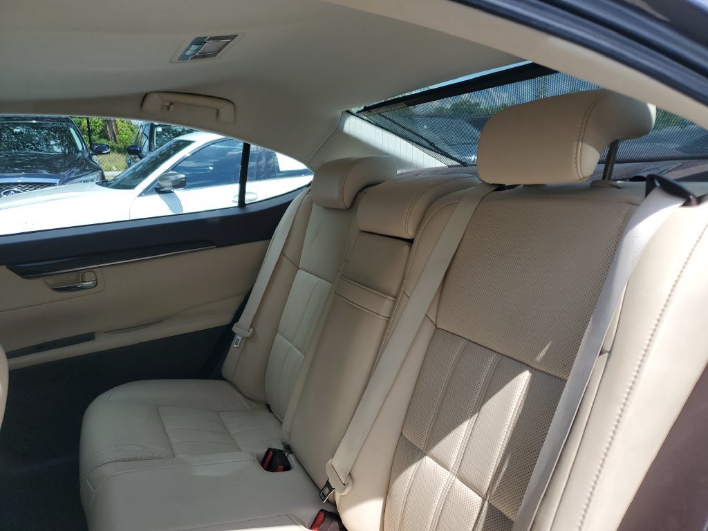 Used 2017 Lexus ES 350 w/ Luxury Package FWD image 12