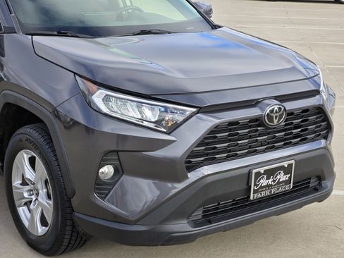 Used 2020 Toyota RAV4 XLE image 5