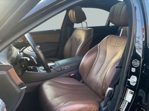 Used 2017 Mercedes-Benz S 550 Sedan image 25