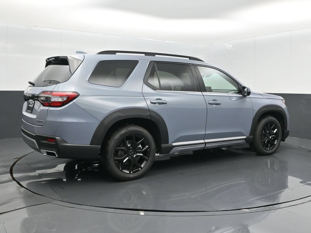 New 2025 Honda Pilot Touring image 8
