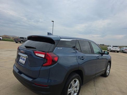Used 2024 GMC Terrain SLE image 6