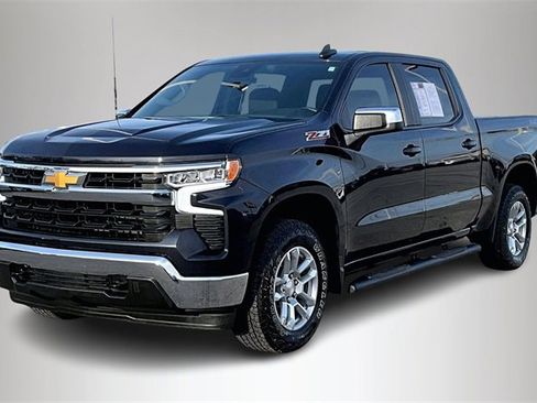 Used 2024 Chevrolet Silverado 1500 LT w/ Z71 Off-Road Package image 2