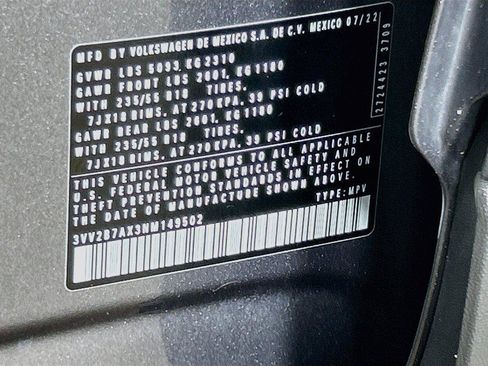 Certified 2022 Volkswagen Tiguan SE w/ Panoramic Sunroof Package AWD/4WD image 32
