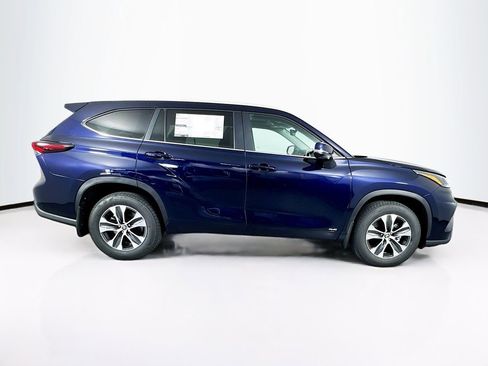 New 2026 Toyota Highlander XLE image 10