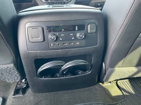 Used 2018 Chevrolet Suburban LT AWD/4WD image 15