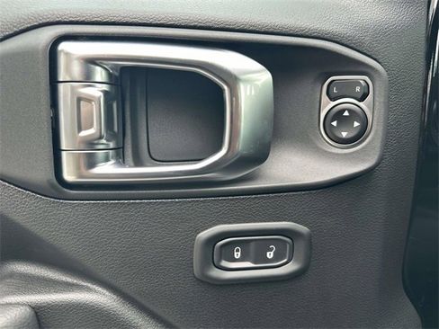 New 2026 Jeep Wrangler Unlimited Rubicon w/ Safety Group image 22