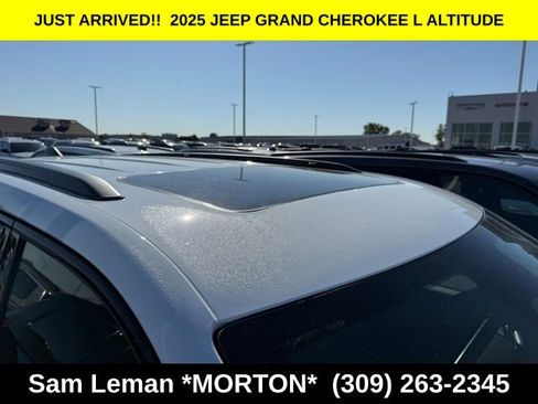 New 2025 Jeep Grand Cherokee L Altitude image 7