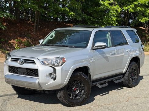 Used 2024 Toyota 4Runner TRD Off-Road Premium w/ Moonroof Package AWD/4WD image 3