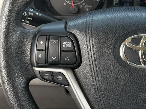 Used 2017 Toyota Sienna LE FWD image 13