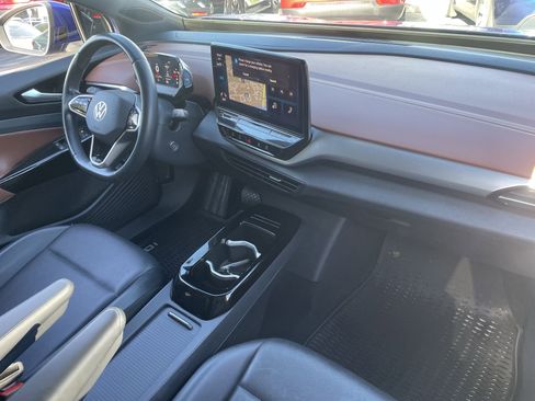 Certified 2021 Volkswagen ID.4 Pro S w/ Gradient Package image 10