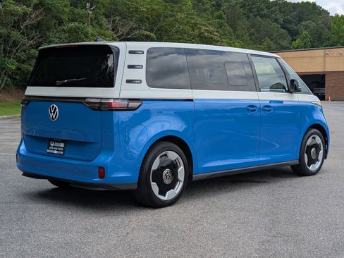 Used 2025 Volkswagen ID. Buzz Pro S Plus RWD image 9