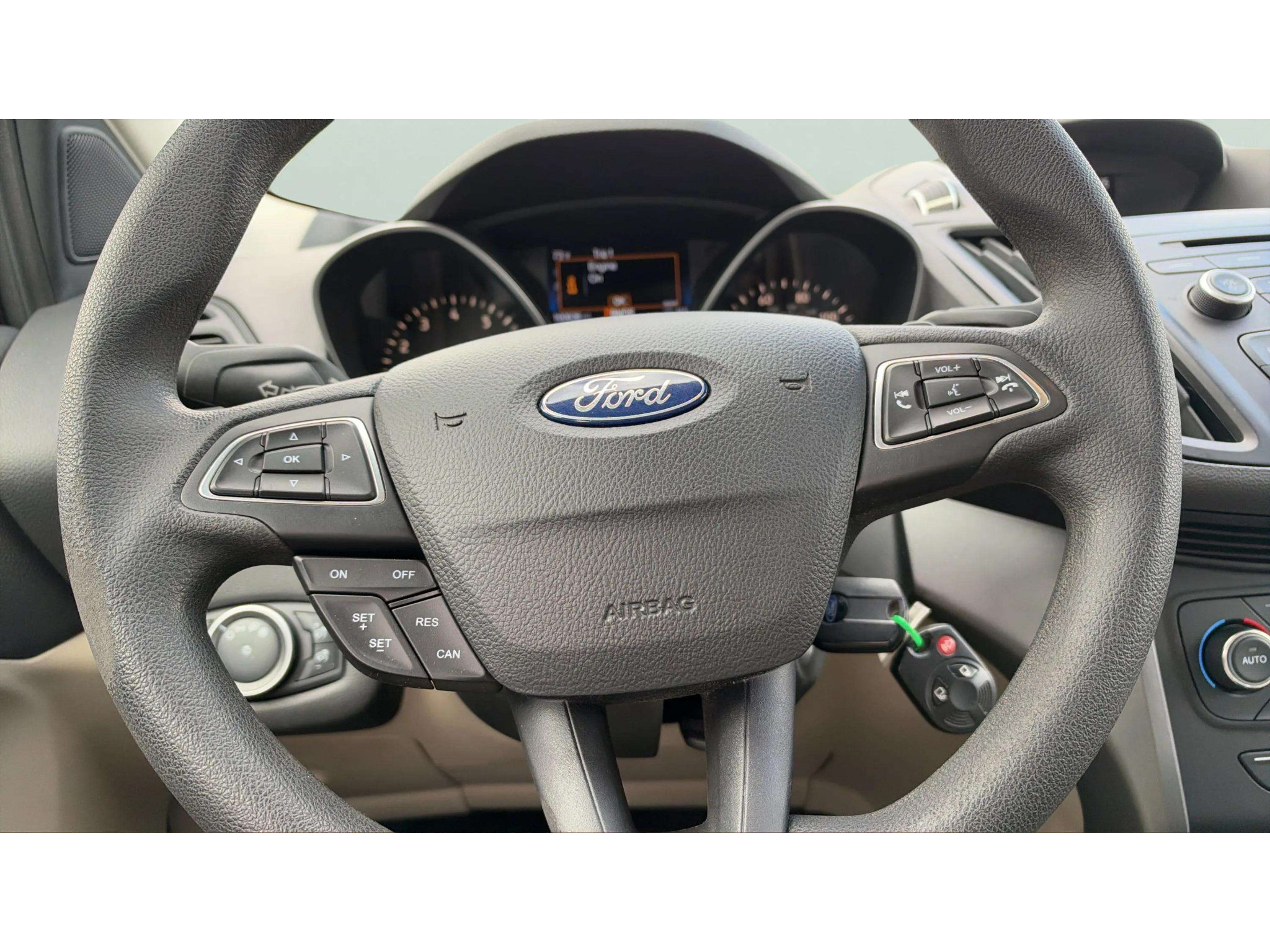 Used 2017 Ford Escape SE w/ SE Cold Weather Package AWD/4WD image 14