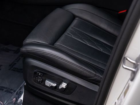 Used 2025 BMW X5 xDrive50e image 14