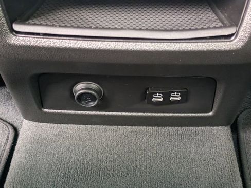 Used 2024 BMW X5 sDrive40i w/ M Sport Package RWD image 15