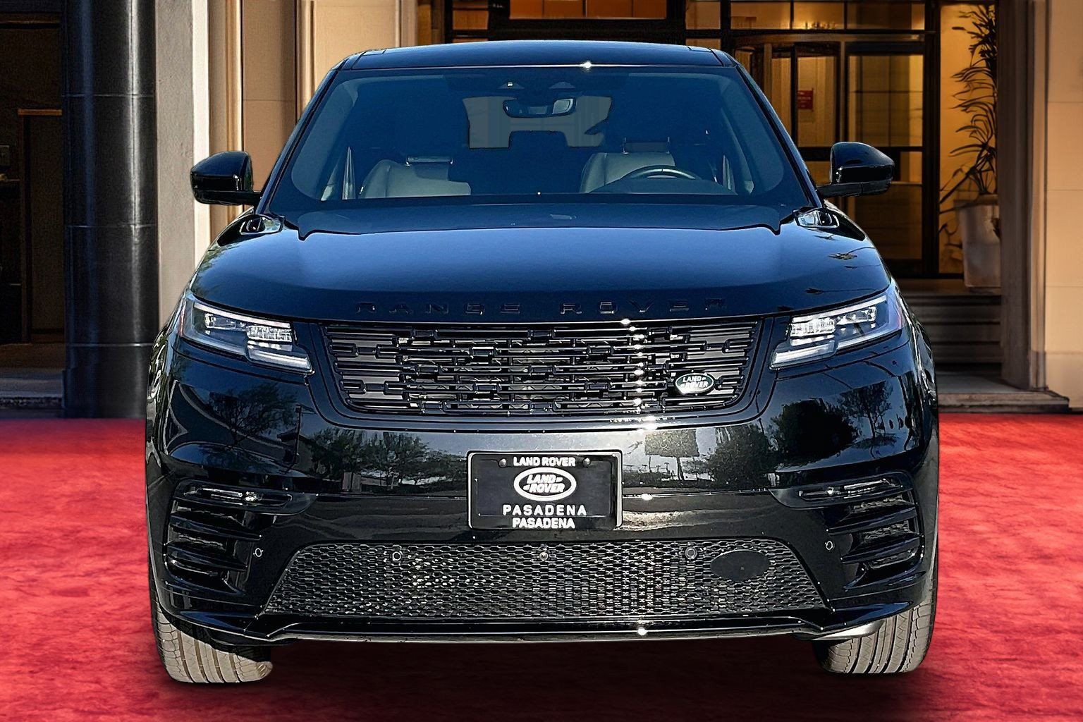 Used 2026 Land Rover Range Rover Velar Dynamic SE AWD/4WD image 3