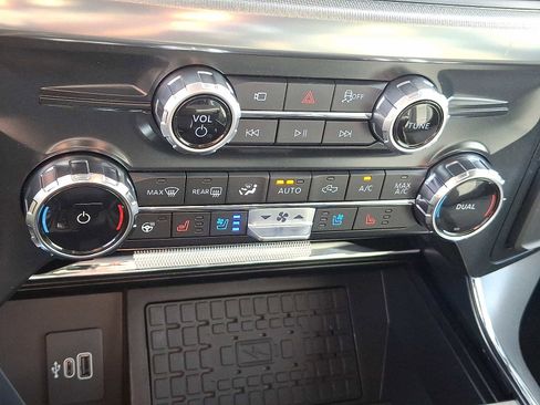 New 2025 Ford F150 Lariat w/ Equipment Group 502A High image 13