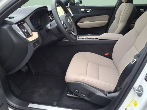 New 2026 Volvo XC60 B5 Core w/ Climate Package AWD/4WD image 16