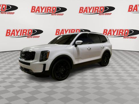 Used 2022 Kia Telluride SX w/ SX Prestige Package image 4