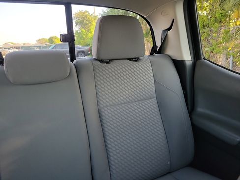 Used 2022 Toyota Tacoma SR image 22