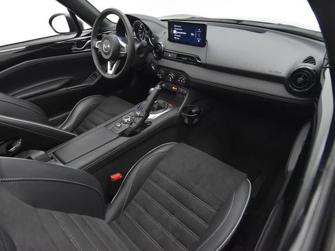 Used 2025 MAZDA MX-5 Miata RF Club RWD image 32