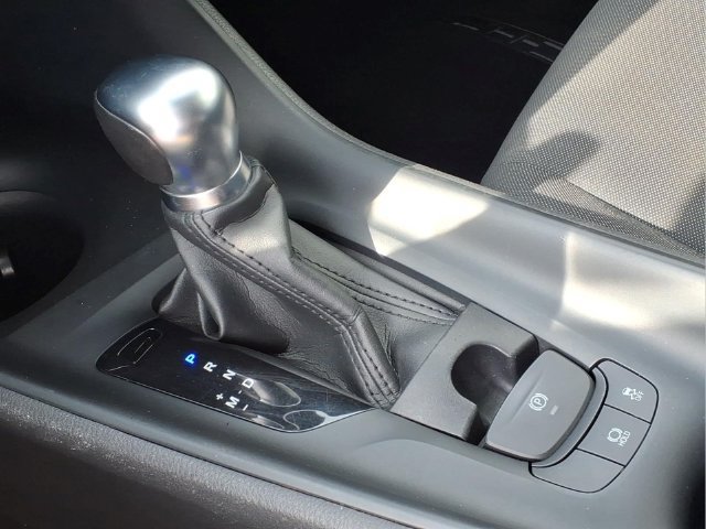 Used 2022 Toyota C-HR XLE FWD image 10