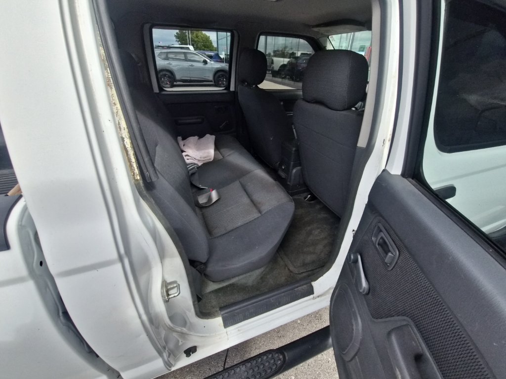 Used 2002 Nissan Frontier XE RWD image 10