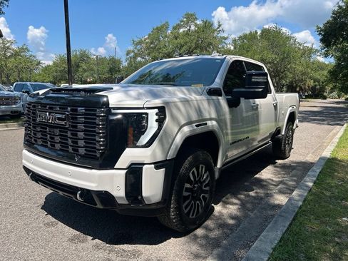 Used 2024 GMC Sierra 2500 Denali w/ Denali Reserve Package AWD/4WD image 2