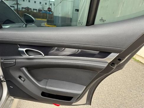 Used 2011 Porsche Panamera image 49