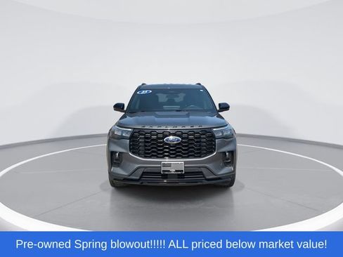 Used 2025 Ford Explorer ST-Line w/ ST-Line Street Pack AWD/4WD image 3