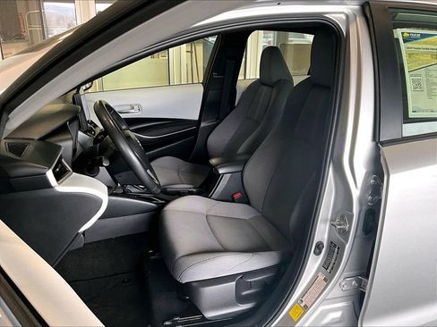 Used 2024 Toyota Corolla SE w/ SE Package image 10