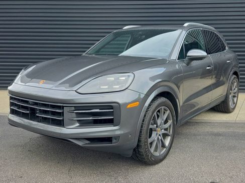 Certified 2024 Porsche Cayenne AWD/4WD image 1