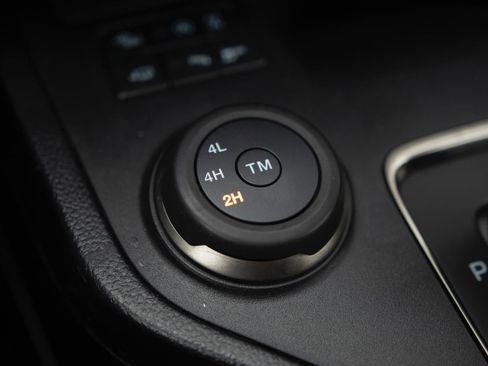 Used 2022 Ford Ranger Lariat w/ Equipment Group 501A High image 11