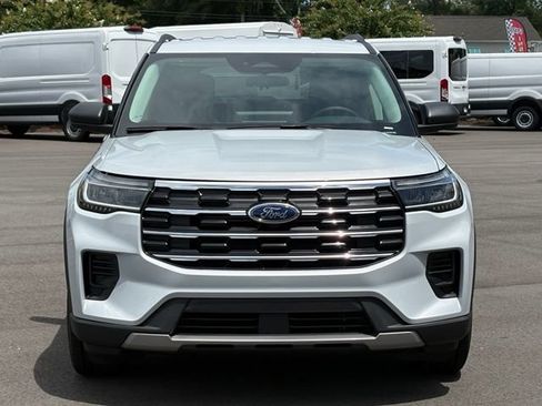 New 2026 Ford Explorer Active RWD image 8