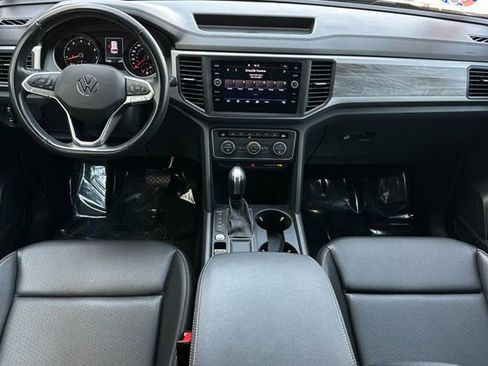 Used 2020 Volkswagen Atlas Cross Sport SE w/ Towing Package image 14