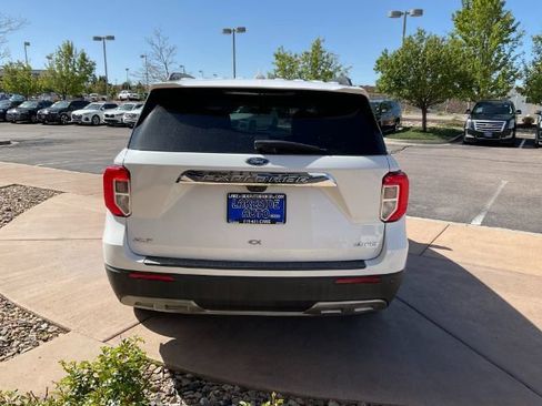 Used 2021 Ford Explorer XLT w/ Equipment Group 202A AWD/4WD image 4