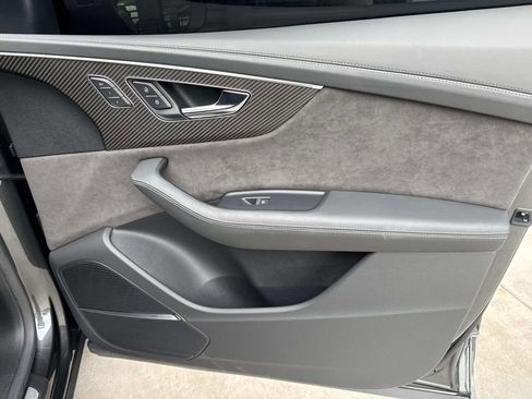 Used 2022 Audi RS Q8 image 19